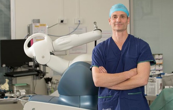 Why this Canberra surgeon uses robotics for joint replacement surgery ...