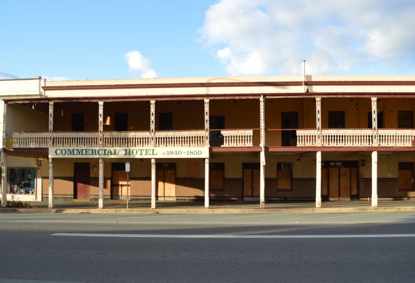 Exterior of Commercial Hotel in Yass